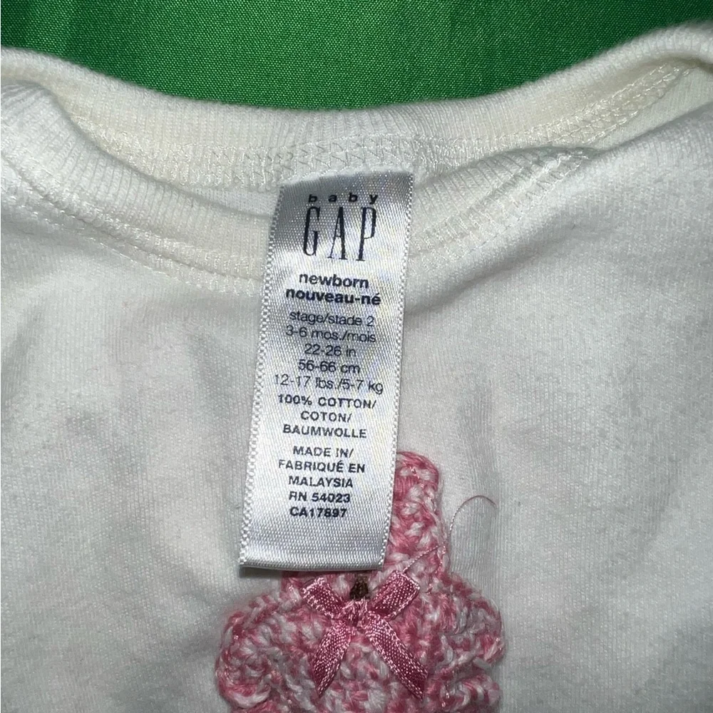 GAP charming white